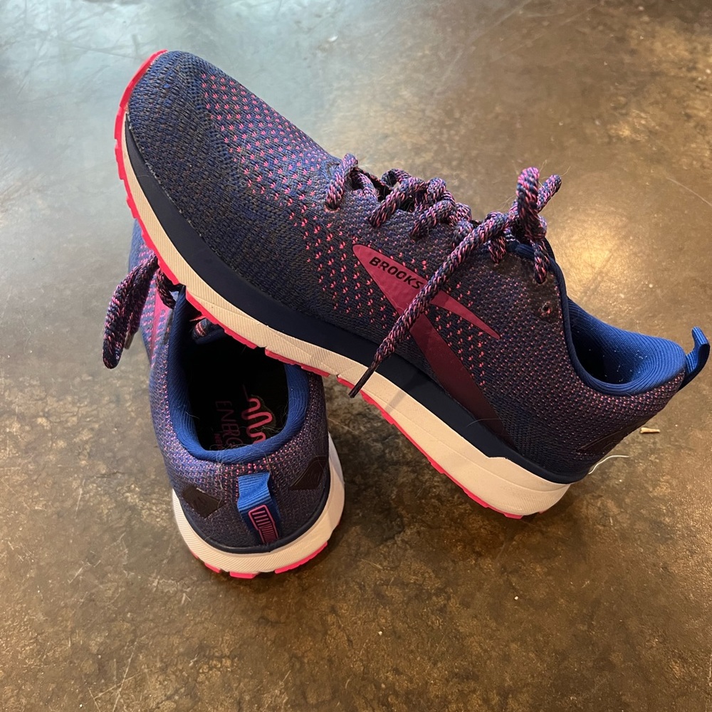 Brooks Revel 4